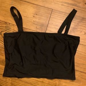 Kortni Jeane ladder back top - black